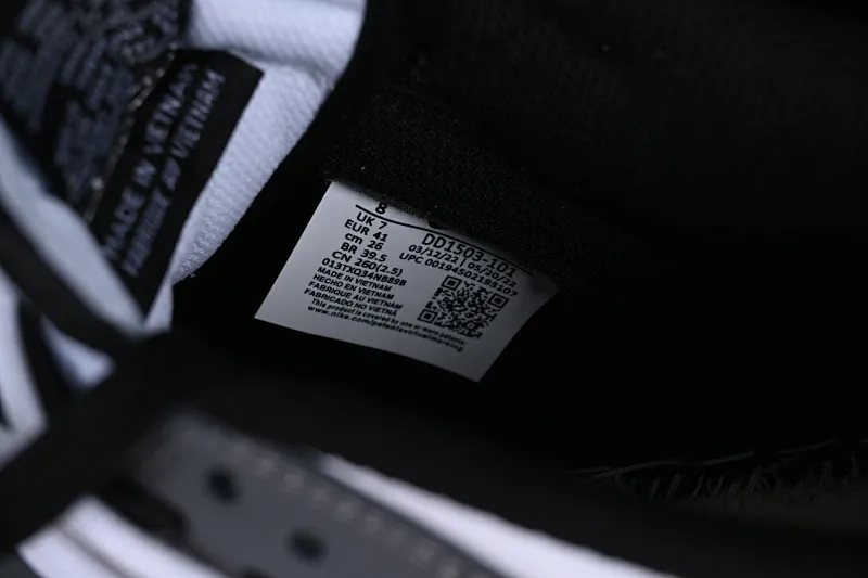 All Categories Nk SB Dunk Series Nk SB Dunk Low Low-top sneakers Nk SB Dunk Low Strap white and gray SB low-top sports and leisure sneakers DD1503-101